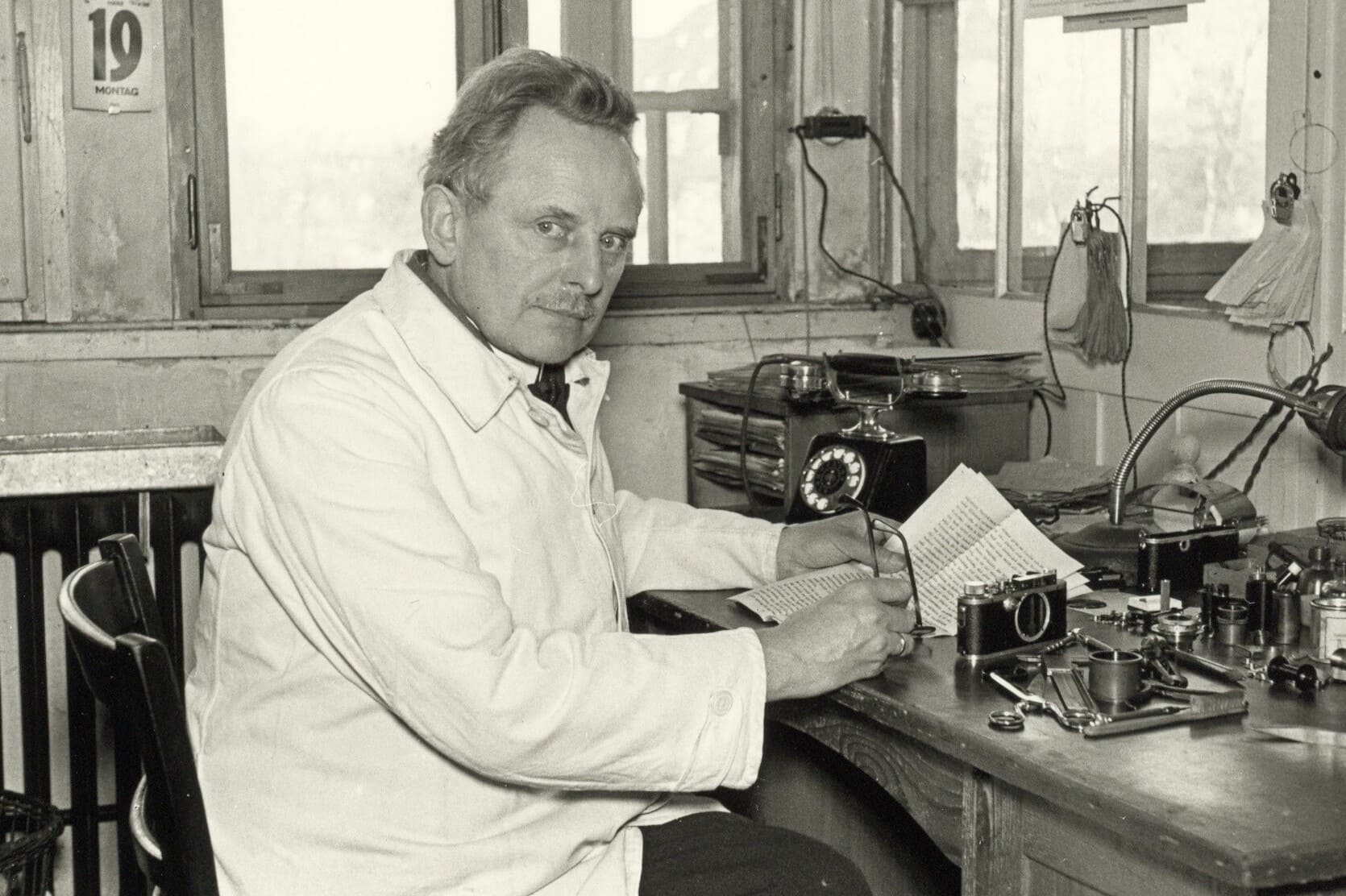 04 Oskar Barnack at his desk at the Leitz Company1933 1