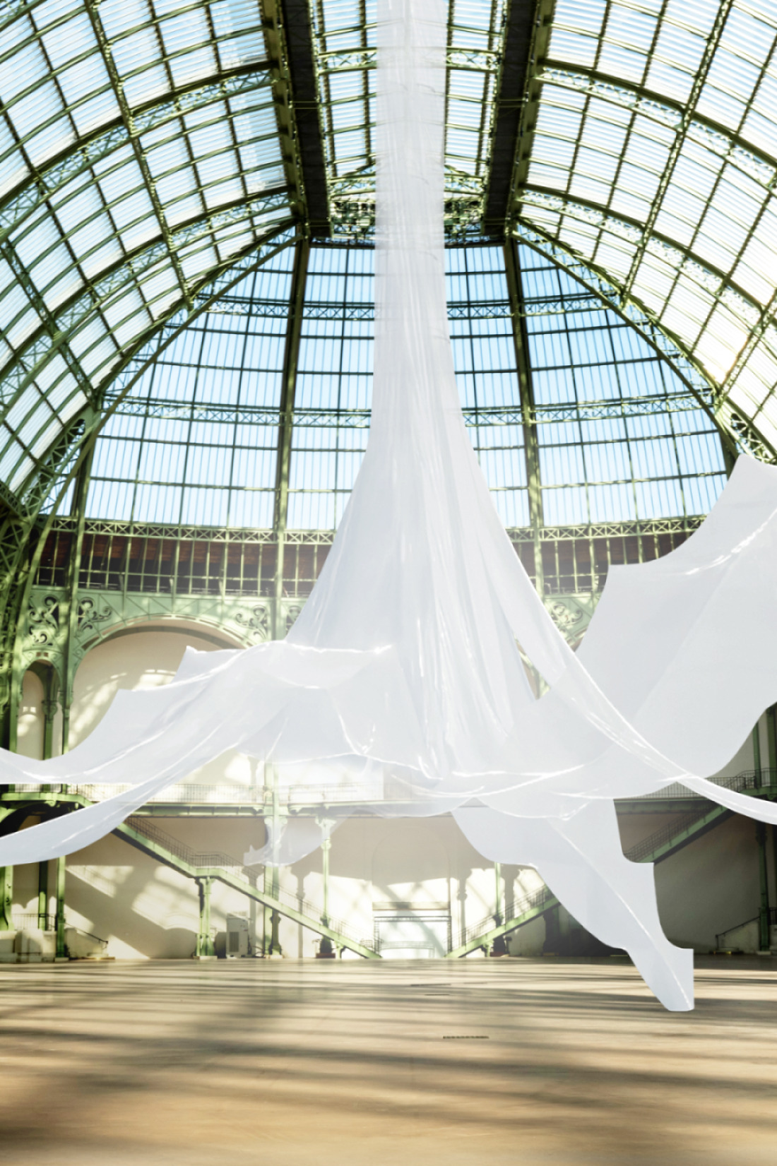 1. Laure Prouvost Nous frissons detoiles 2026. Image produite en collaboration avec Diogo Passarinho Studio ©ADAGP Paris 2026 Photographie de la Nef©Simon Lerat pour GrandPalaisRmn