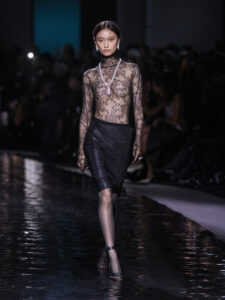 La nueva colección de Messika “Terres de Contrastes” 1 33 Messika High Jewelry Show 2026 Ting Lei Liu Full Look 33 Runway Event Pictures © Giovanni Giannoni 1