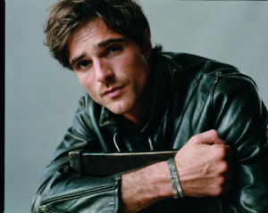 La nueva extensión de LOVE Unlimited por Cartier con Jacob Elordi 3 89536 IEL Cartier 002 06 CMJN 1