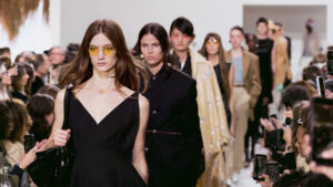 Celine presenta su nueva colección marcada por la “emoción” 1 FINALE 1