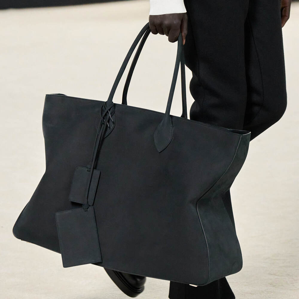Ferragamo FW23 06