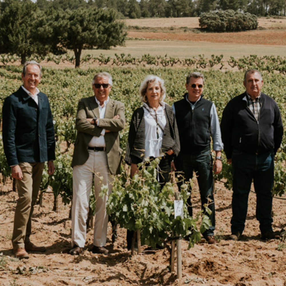 Foto con Bodegas LA HORRA Carme