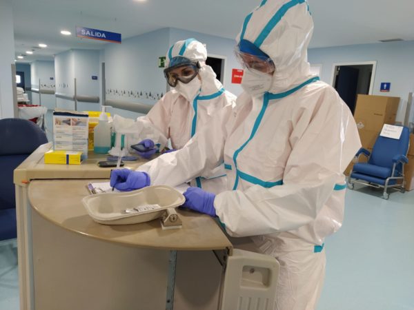 8M:Marta Gómez en planta COVID