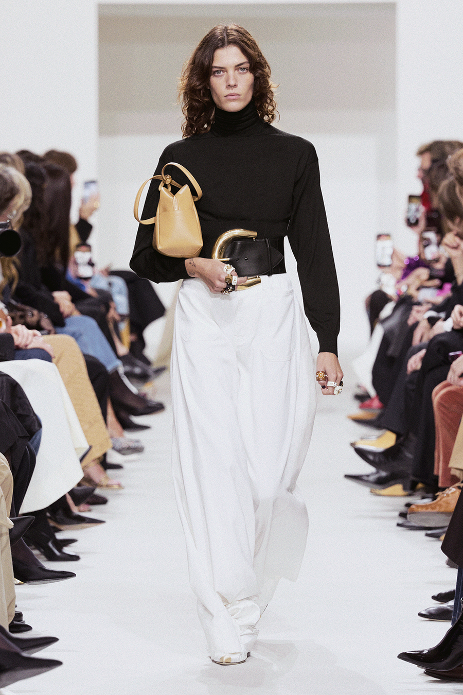 LOOK13 1