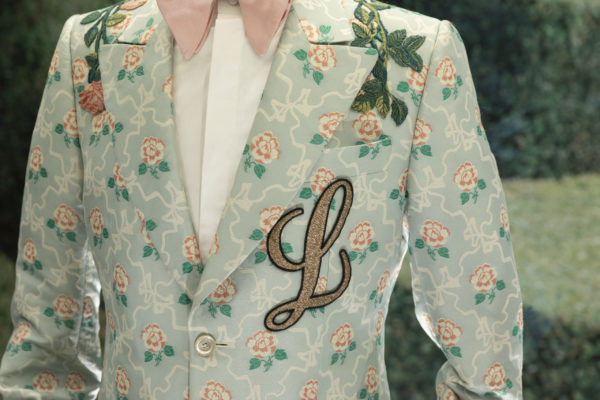 Gucci traje