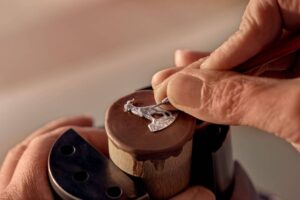 Vacheron Constantin presenta su nuevo reloj en homenaje al año de la cabra 5 MDA Chinese Zodiac 86073 000P H104 SavoirFaire 16x9