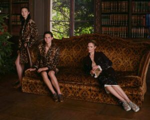 Miu Miu, la sensacional campaña vacacional de 2026 2 MM26 Campaign HOLIDAY Photo Look Derived L11 NoLogo PR 72dpi 1