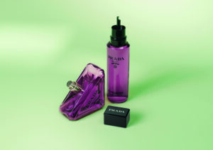Prada Paradoxe Sweet Chemistry: la nueva fragancia floral afrutada 1 Prada 26 Paradoxe Sweet Chemistry Still Life Product Full Size and Refill 100ml Full RGB 3612624619284 1