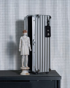 RIMOWA retrata a Hideo Kojima en el cuarto episodio de su serie audiovisual 3 RIMOWA Short Form Series 04 Hideo Kojima 4x5 03 1