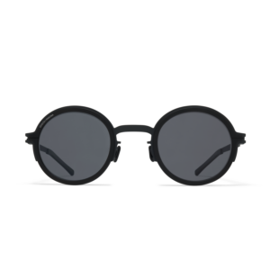 Rimowa y Mykita presentan dos nuevos diseños de gafas junto a una campaña protagonizada por Nina Hoss y Leon Dame 4 RIMOWA MYKITA MR007 Black Black PDP F 1