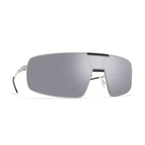 Rimowa y Mykita presentan dos nuevos diseños de gafas junto a una campaña protagonizada por Nina Hoss y Leon Dame 5 RIMOWA MYKITA MR008 Silver Black PDP 3 4 1