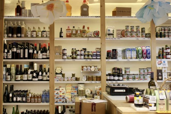 Serrin Ultramarinos supportthe localbusiness e1670497025584