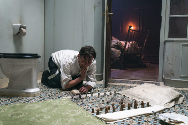 The Royal Game encerrado en un enroque sin fin 2 scaled e1653902850484