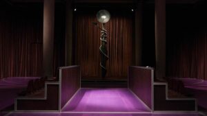 Miu Miu presenta "Geste de Consolation" un proyecto artístico de Alice Diop en París 1 miumiu empty space press 261019 3 72 16x9 2 2